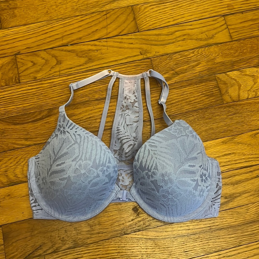 VS Pink lace lilac lightly lined front clasp bra